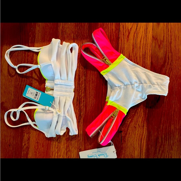 Beach bunny bikini - Picture 2 of 3